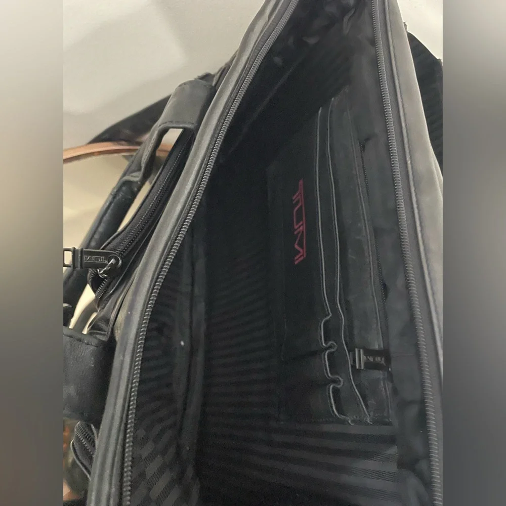 Tumi Leather Expandable Organizer‎ Laptop Briefcase Messenger Bag
